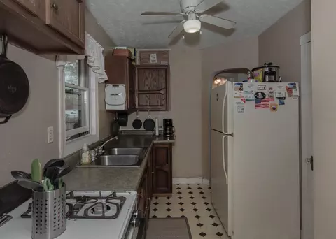 405 45th St, Moline, IL 61265 photo 9