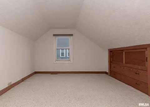 405 45th St, Moline, IL 61265 photo 12