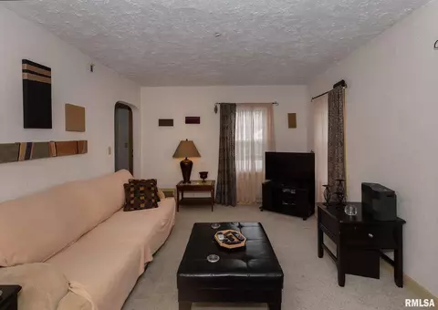 405 45th St, Moline, IL 61265 photo 6