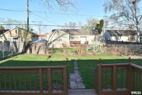 2328 47th St, Moline, IL 61265 photo 3