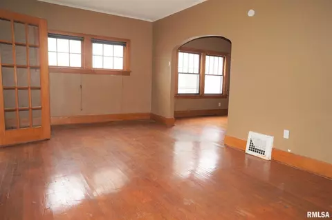 2215 7th St, Moline, IL 61265 photo 11