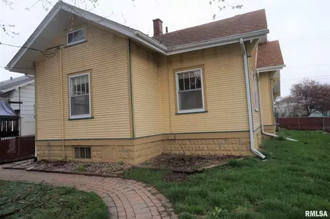 2215 7th St, Moline, IL 61265 photo 3