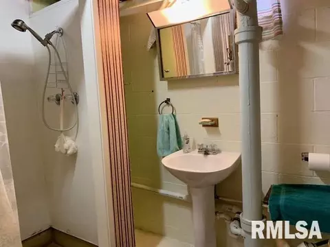 1715 N 4th St, Clinton, IA 52732 photo 27