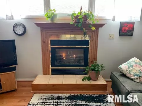 1715 N 4th St, Clinton, IA 52732 photo 9