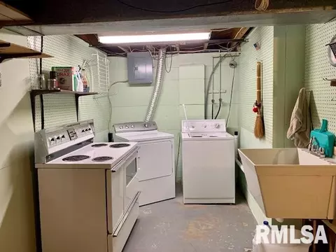 1715 N 4th St, Clinton, IA 52732 photo 29