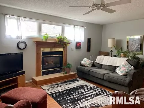 1715 N 4th St, Clinton, IA 52732 photo 10