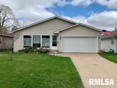 1715 N 4th St, Clinton, IA 52732 photo 1