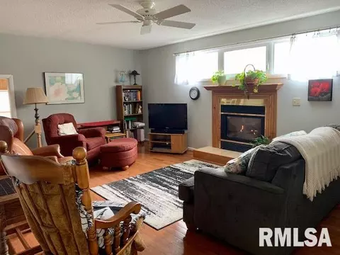 1715 N 4th St, Clinton, IA 52732 photo 8