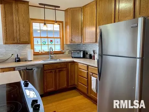 1715 N 4th St, Clinton, IA 52732 photo 5