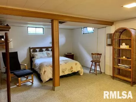 1715 N 4th St, Clinton, IA 52732 photo 25
