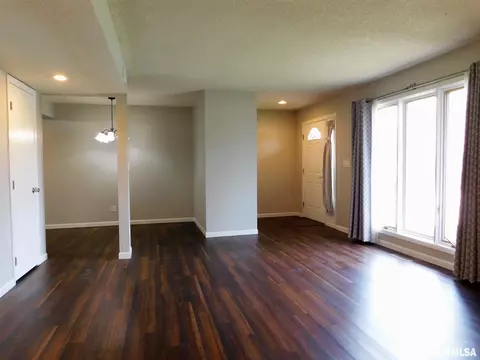 3625 34th St, Moline, IL 61265 photo 3