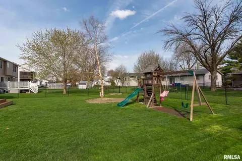 128 W Pinehurst St, Eldridge, IA 52748 photo 30