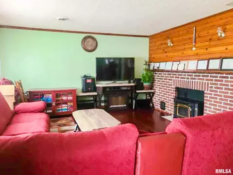 1559 39th Ave, Moline, IL 61265 photo 3