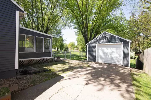 1815 36th St, Moline, IL 61265 photo 32