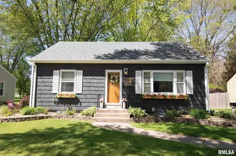 1815 36th St, Moline, IL 61265 photo 1
