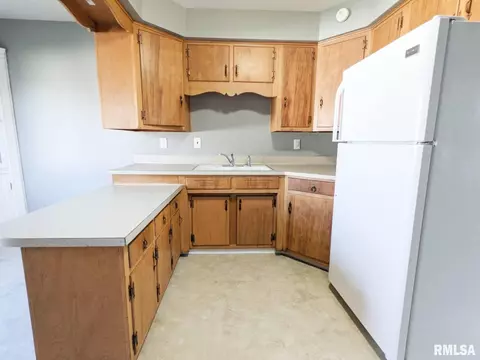 434 50th St, Moline, IL 61265 photo 6