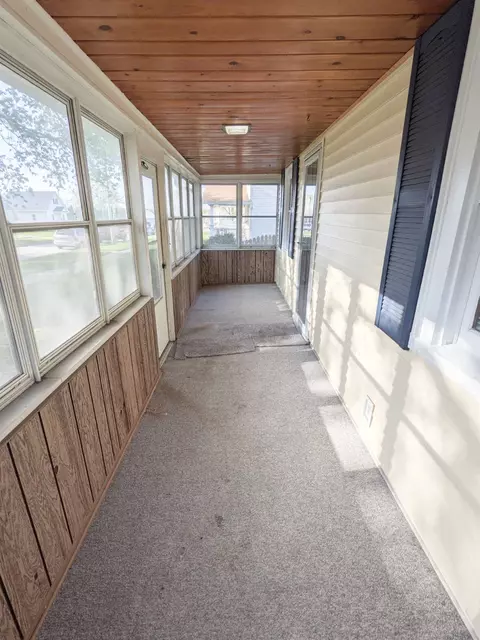 434 50th St, Moline, IL 61265 photo 2