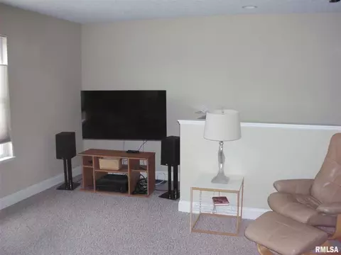 2411 34th St, Moline, IL 61265 photo 8