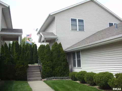 2411 34th St, Moline, IL 61265 photo 2