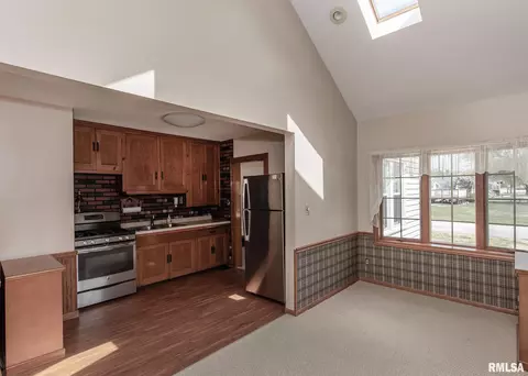 3623 26th St, Moline, IL 61265 photo 8