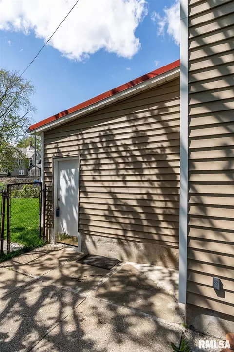 1119 17th St, Moline, IL 61265 photo 14