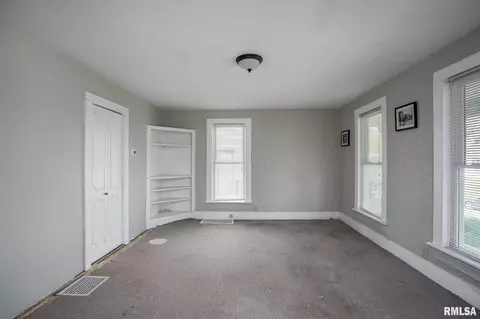 1119 17th St, Moline, IL 61265 photo 8