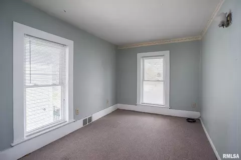 1119 17th St, Moline, IL 61265 photo 9