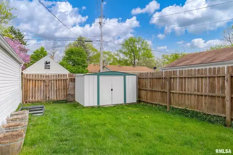 2340 28th St, Moline, IL 61265 photo 24