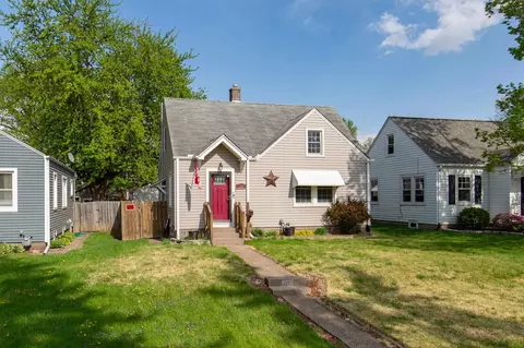 2340 28th St, Moline, IL 61265 photo 2