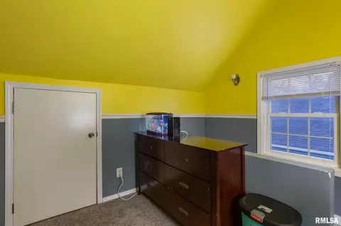 2340 28th St, Moline, IL 61265 photo 13