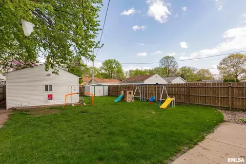 2340 28th St, Moline, IL 61265 photo 23