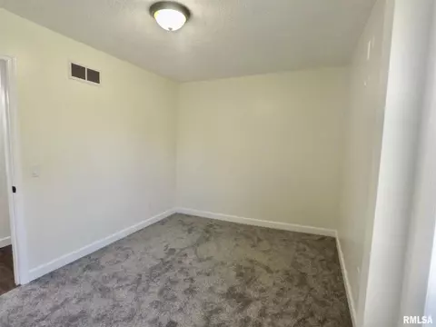 711 3rd St, Silvis, IL 61282 photo 15