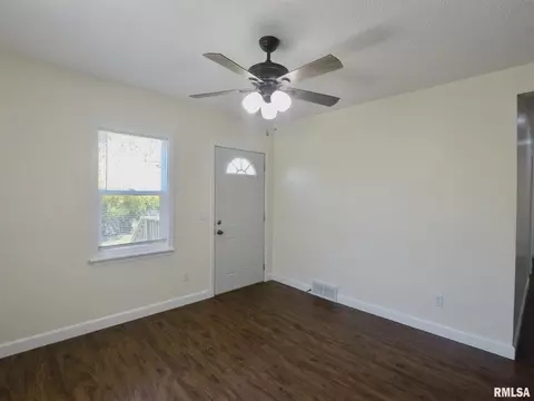 711 3rd St, Silvis, IL 61282 photo 10