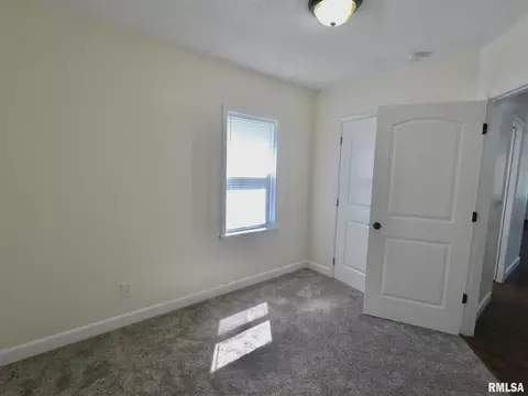 711 3rd St, Silvis, IL 61282 photo 17