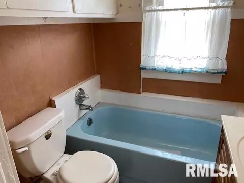 125 5th St, Silvis, IL 61282 photo 17