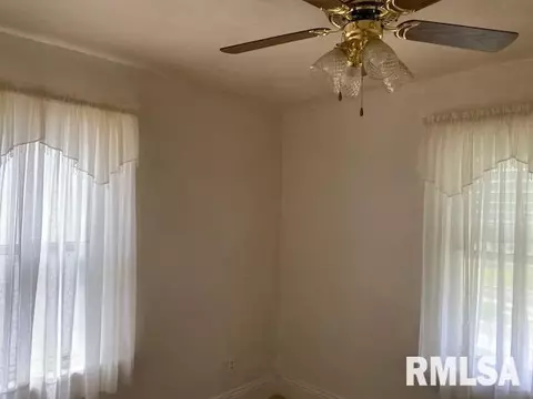 125 5th St, Silvis, IL 61282 photo 16