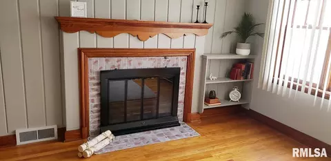 551 28th Ave, Moline, IL 61265 photo 3
