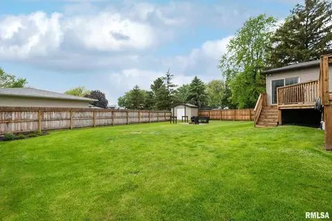 121 S Park View Dr, Eldridge, IA 52748 photo 27