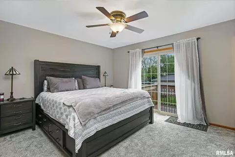 121 S Park View Dr, Eldridge, IA 52748 photo 14