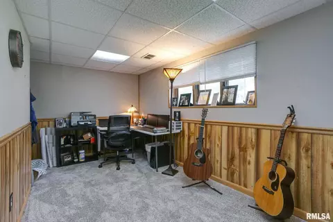 121 S Park View Dr, Eldridge, IA 52748 photo 20