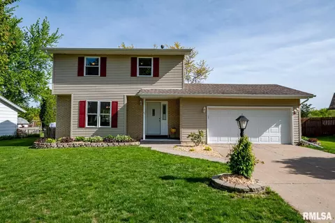 41 Parkview Dr, Eldridge, IA 52748 photo 1