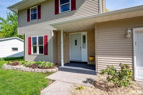 41 Parkview Dr, Eldridge, IA 52748 photo 3
