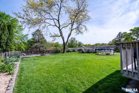 41 Parkview Dr, Eldridge, IA 52748 photo 23