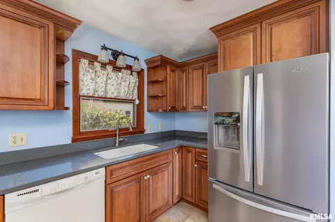 404 Cedar St, Andover, IL 61233 photo 8