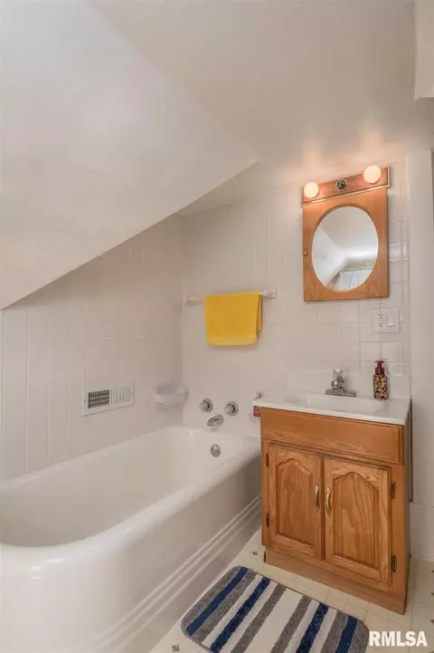 133 Dwight St, Kewanee, IL 61443 photo 15