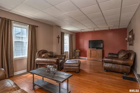 133 Dwight St, Kewanee, IL 61443 photo 4