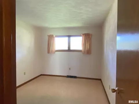 3005 54th St, Moline, IL 61265 photo 10