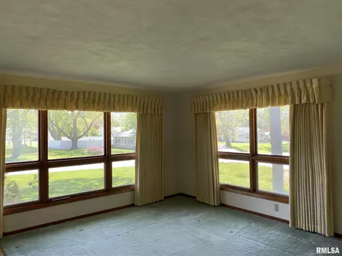 3005 54th St, Moline, IL 61265 photo 7