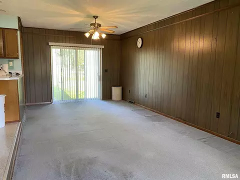 3005 54th St, Moline, IL 61265 photo 3