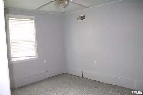 3204 4th St, Moline, IL 61265 photo 8